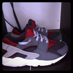 Nike Huarache Size 3Y